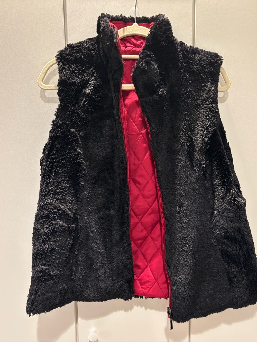 Women's Faux-Fur Vest with Quilted Red Lining - Black